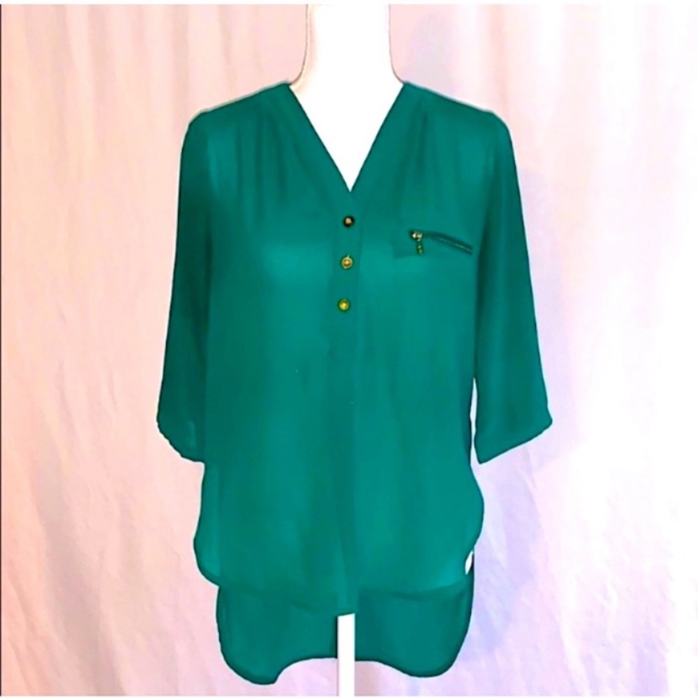 AKIRA Sheer High/Low Top